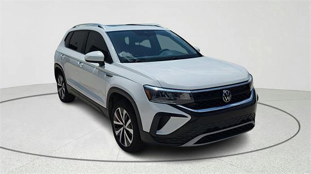 Photo of 2023 White Volkswagen Taos