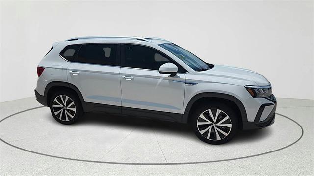 Photo of 2023 White Volkswagen Taos