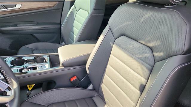 Photo of 2025 Mountain Lake Blue Metallic Volkswagen Atlas