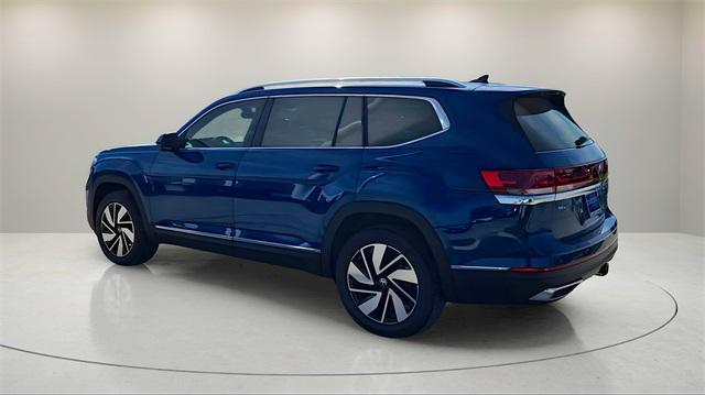 Photo of 2025 Mountain Lake Blue Metallic Volkswagen Atlas