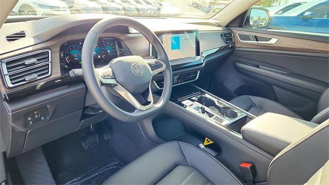 Photo of 2025 Mountain Lake Blue Metallic Volkswagen Atlas