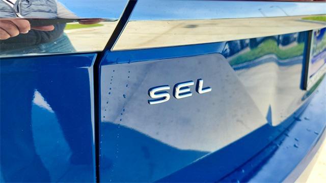 Photo of 2025 Mountain Lake Blue Metallic Volkswagen Atlas