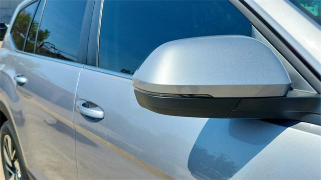 Photo of 2025 Silver Mist Metallic Volkswagen Atlas