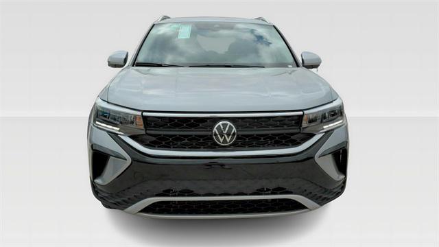 Photo of 2024 Pyrite Silver Metallic Volkswagen Taos