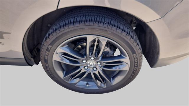 Photo of 2023 Liquid Carbon Metallic Acura RDX