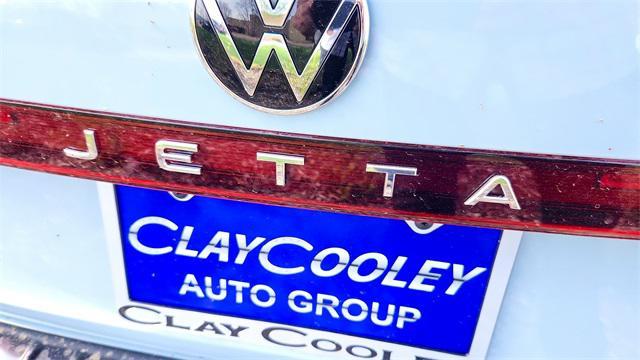 Photo of 2025 Gray Volkswagen Jetta