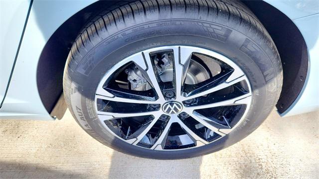 Photo of 2025 Gray Volkswagen Jetta
