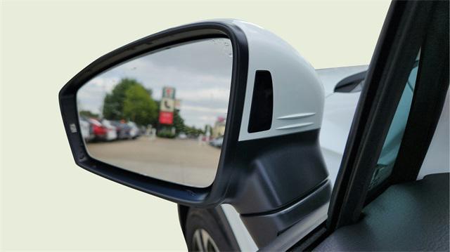 Photo of 2024 Pure White Volkswagen Tiguan