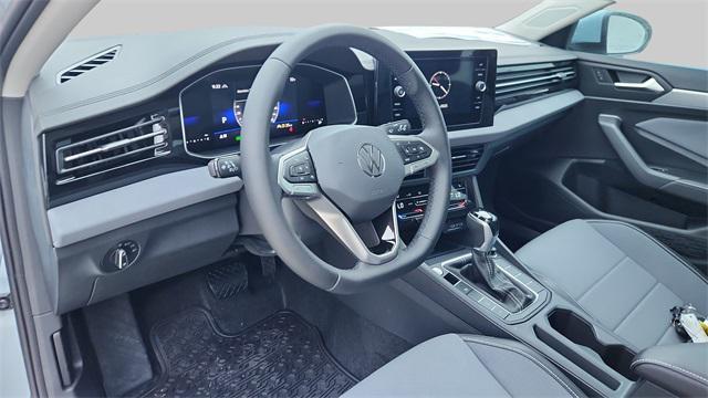 Photo of 2025 Gray Volkswagen Jetta