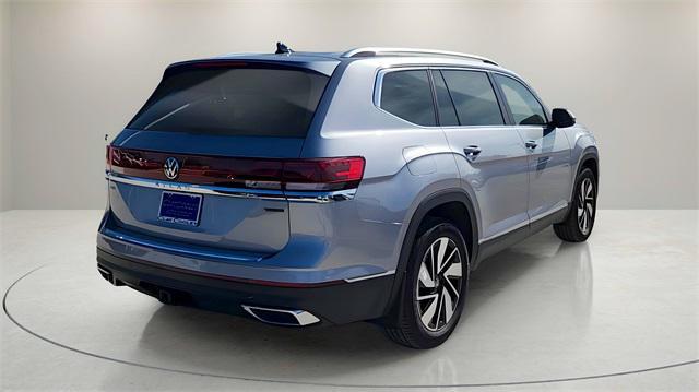 Photo of 2025 Silver Mist Metallic Volkswagen Atlas