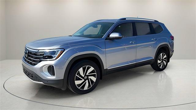 Photo of 2025 Silver Mist Metallic Volkswagen Atlas