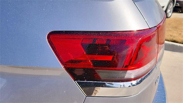 Photo of 2025 Silver Mist Metallic Volkswagen Atlas