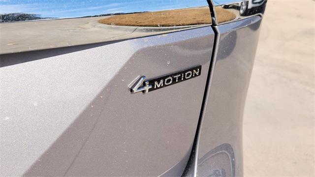 Photo of 2025 Silver Mist Metallic Volkswagen Atlas
