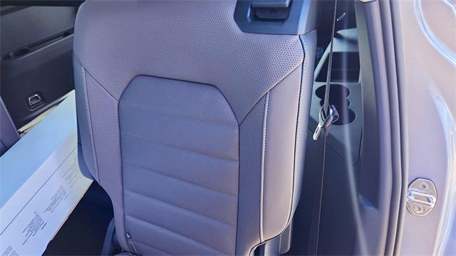 Photo of 2025 Silver Mist Metallic Volkswagen Atlas