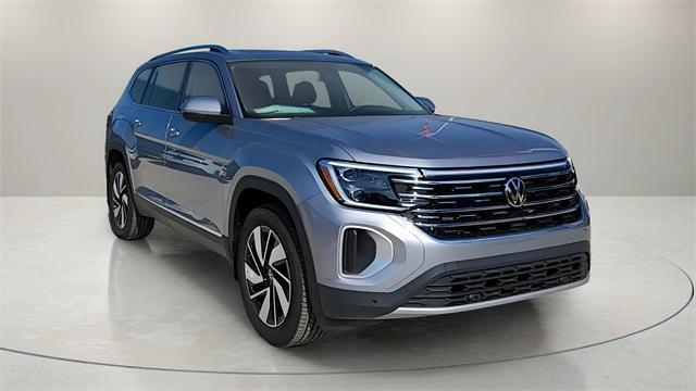 Photo of 2025 Silver Mist Metallic Volkswagen Atlas