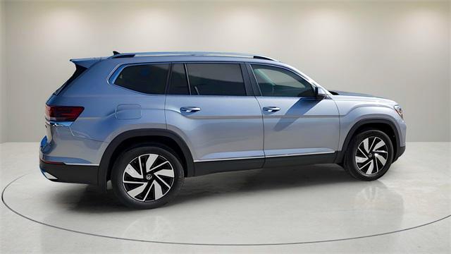 Photo of 2025 Silver Mist Metallic Volkswagen Atlas
