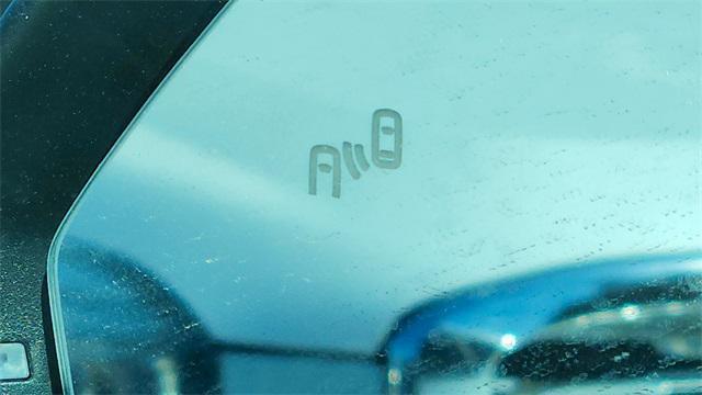 Photo of 2025 Silver Mist Metallic Volkswagen Atlas