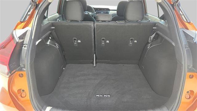 Photo of 2023 Monarch Orange Metallic/Super Black Nissan Kicks