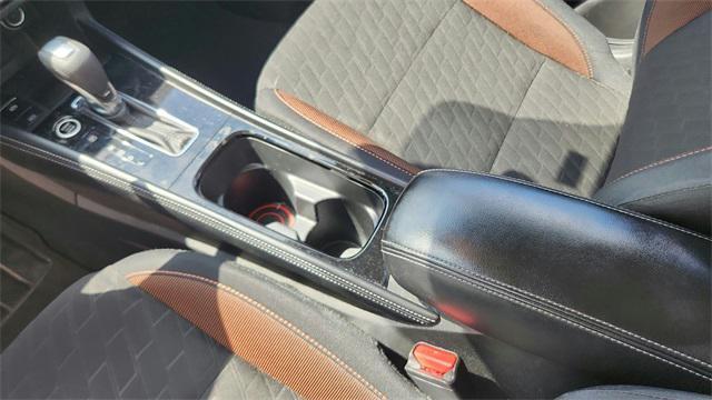 Photo of 2023 Monarch Orange Metallic/Super Black Nissan Kicks