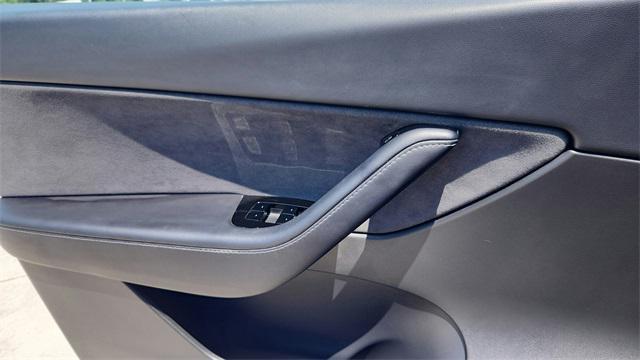 Photo of 2020 Red Multi-Coat Tesla Model Y