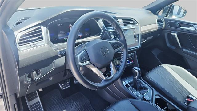 Photo of 2023 Silver Metallic Volkswagen Tiguan