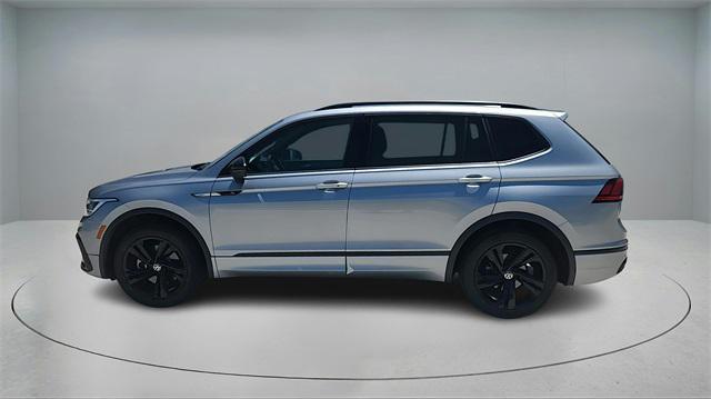 Photo of 2023 Silver Metallic Volkswagen Tiguan