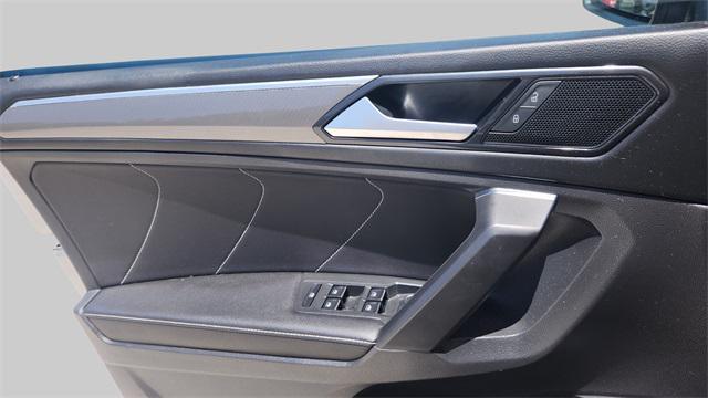 Photo of 2023 Silver Metallic Volkswagen Tiguan