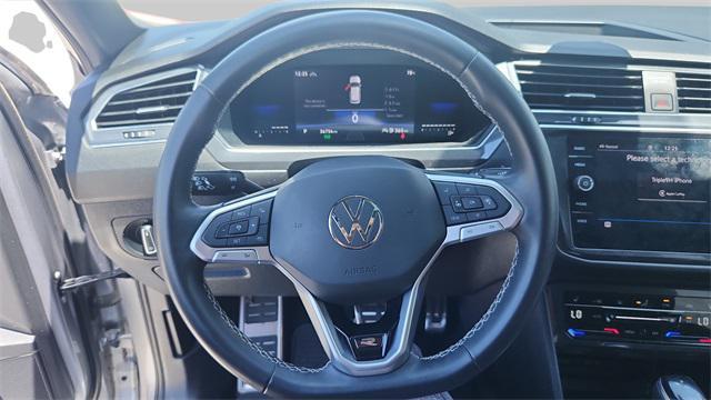 Photo of 2023 Silver Metallic Volkswagen Tiguan