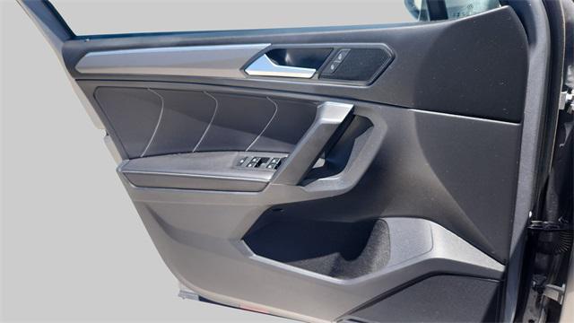 Photo of 2023 Silver Metallic Volkswagen Tiguan