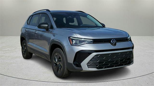 Photo of 2024 Pyrite Silver Metallic Volkswagen Taos