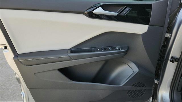 Photo of 2024 Pyrite Silver Metallic Volkswagen Taos