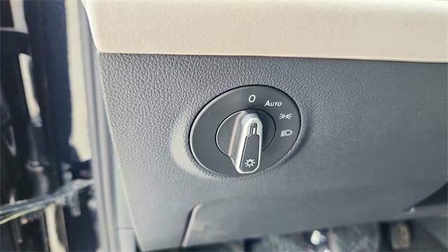Photo of 2025 Deep Black Pearl Volkswagen Taos