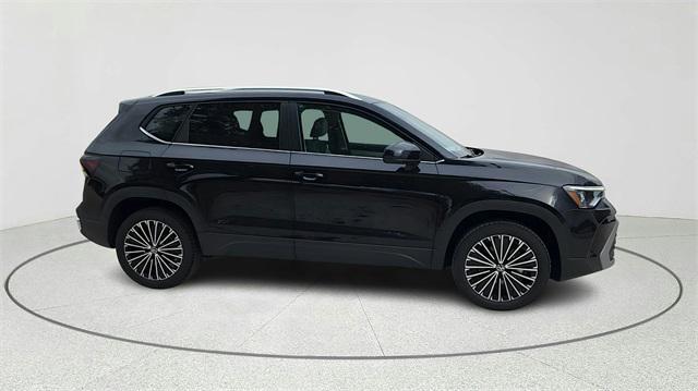 Photo of 2025 Deep Black Pearl Volkswagen Taos