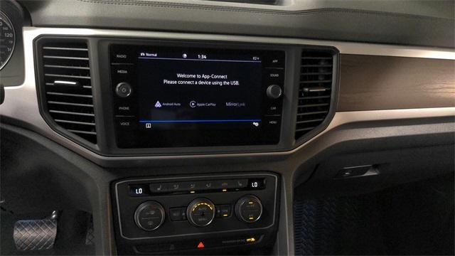 Photo of 2021 Pure White Volkswagen Atlas
