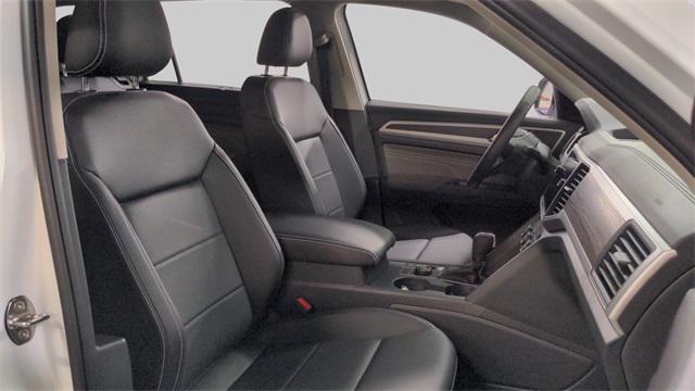 Photo of 2021 Pure White Volkswagen Atlas
