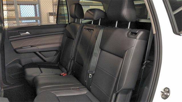 Photo of 2021 Pure White Volkswagen Atlas