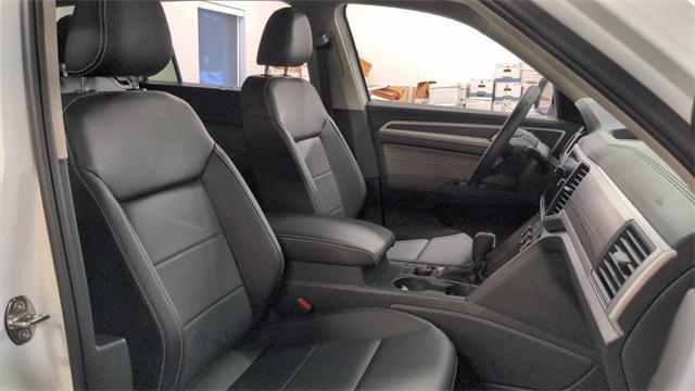Photo of 2021 Pure White Volkswagen Atlas