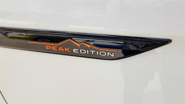 Photo of 2025 Pure White Volkswagen Atlas