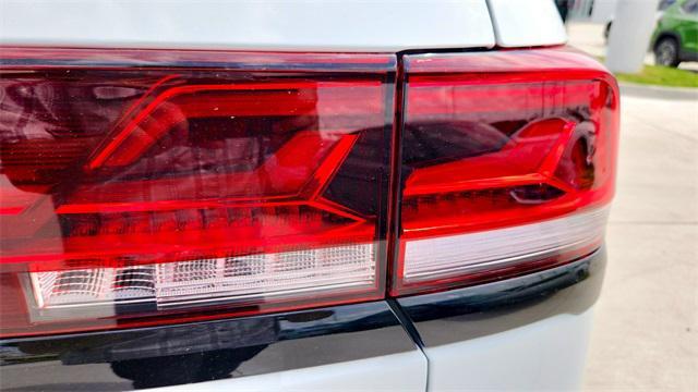 Photo of 2025 Pure White Volkswagen Atlas