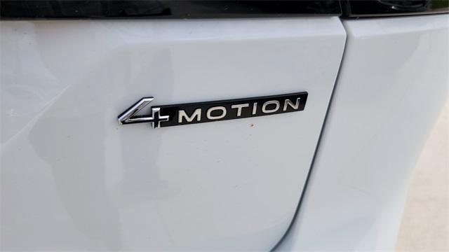 Photo of 2025 Pure White Volkswagen Atlas