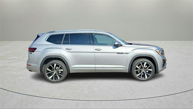 Photo of 2025 Silver Mist Metallic Volkswagen Atlas