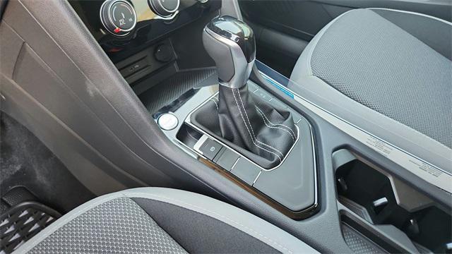 Photo of 2024 Platinum Gray Metallic Volkswagen Taos