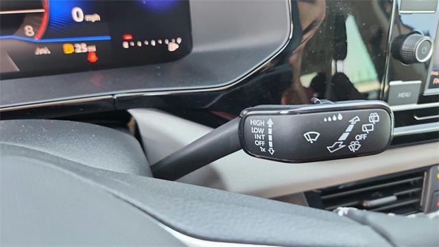 Photo of 2024 Platinum Gray Metallic Volkswagen Taos