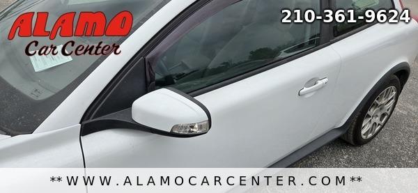 Photo of 2010 White Volvo C30