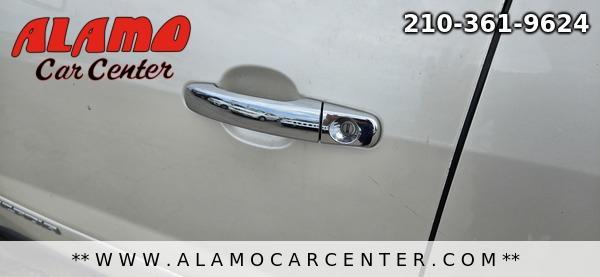 Photo of 2008 White GMC Acadia