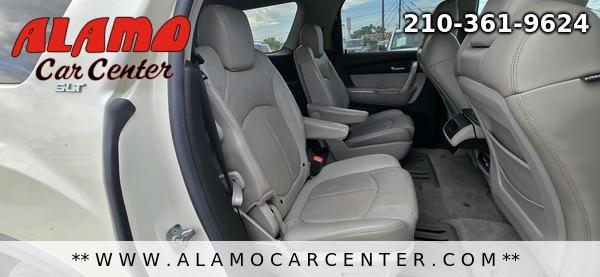 Photo of 2008 White GMC Acadia