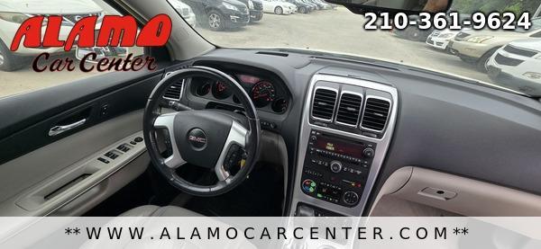 Photo of 2008 White GMC Acadia