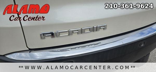 Photo of 2008 White GMC Acadia
