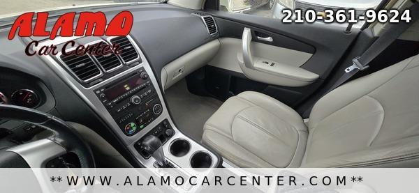 Photo of 2008 White GMC Acadia