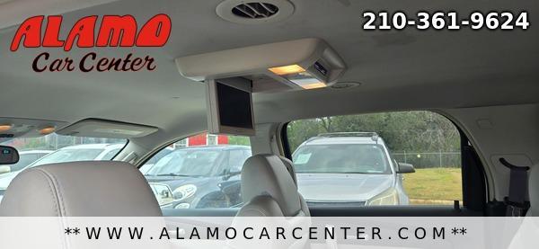 Photo of 2008 White GMC Acadia